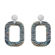 Animal print Ohrringe aus Horn mit blauer Bemalung und matte Silberstecker von Romy North