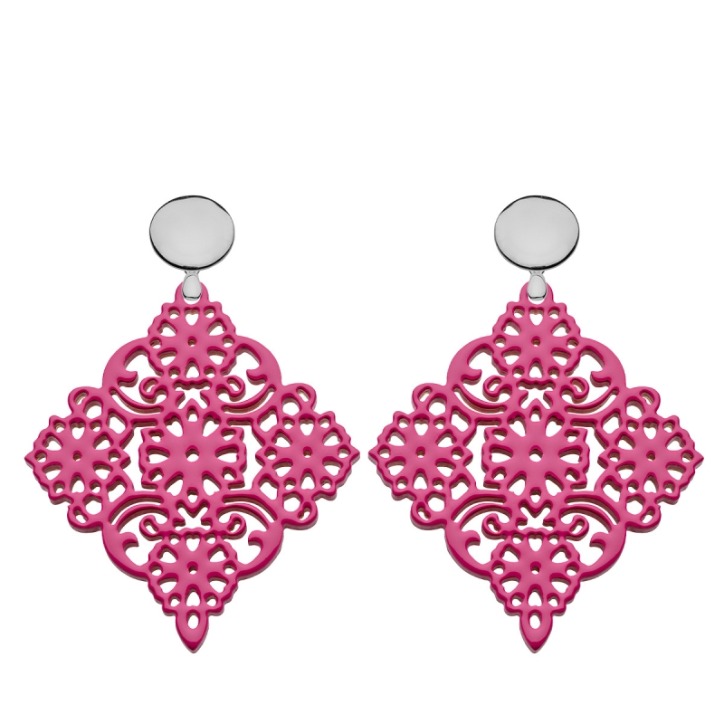 Ohrschmuck aus Horn in Pink mit Ornamenten mit Silberstecker aus der Sansibar Kollektion von Romy North