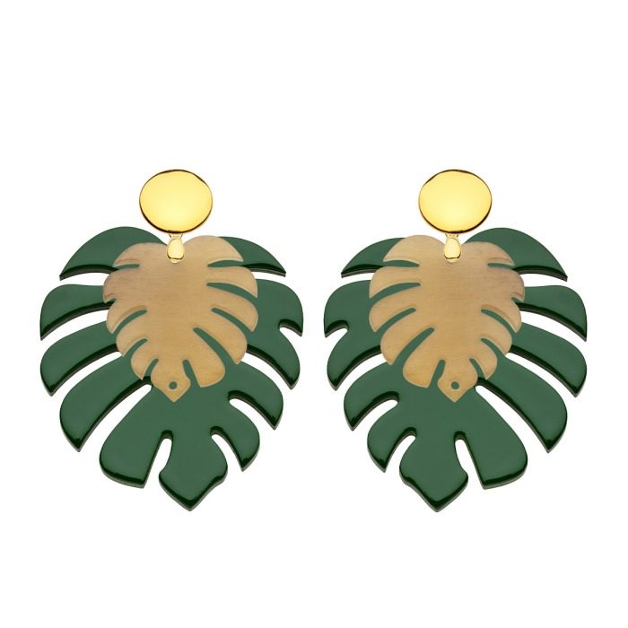 Blätter Ohrringe in Grün aus Horn mit Goldstecker von Romy North