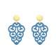 Besondere Ohrringe Blau aus Horn mit Ornamenten und matte Ohrstecker Gold aus der Korsika Kollektion von Romy North