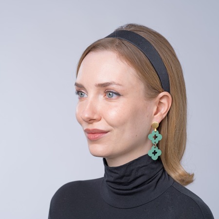 Trend Ohrringe Damen in Grün aus Horn aus der Malolo Kollektion mit Ohrstecker Silber von Romy North