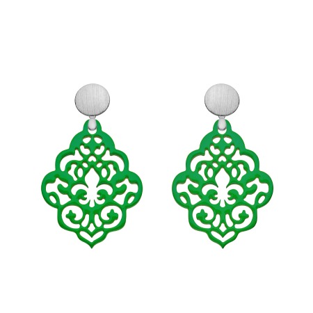 Trend Ohrringe Horn in kräftigem Grün und Ornamenten und runde Ohrstecker Silber satiniert von Romy North