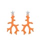 Horn Ohrringe in Form einer Koralle in Orange mit Seestern Silber als Ohrstecker. Federleichte Ohrringe von Romy North