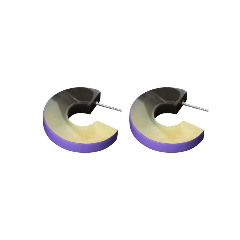 Hornohrringe in runder Form mit violettem Streifen von Romy North