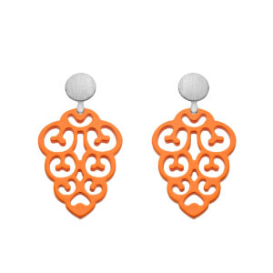 Ohrschmuck aus Horn in Orange mit matte Silberstecker von Romy North