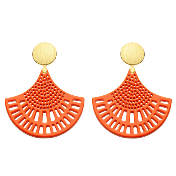 Ohrringe orange gold mit Ornamenten aus Horn mit Wechselsystem von Romy North